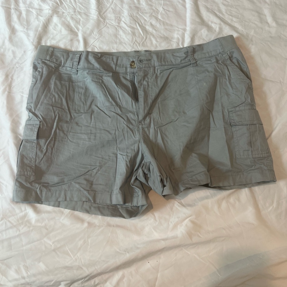 Lee Women's Light Gray Cargo Shorts